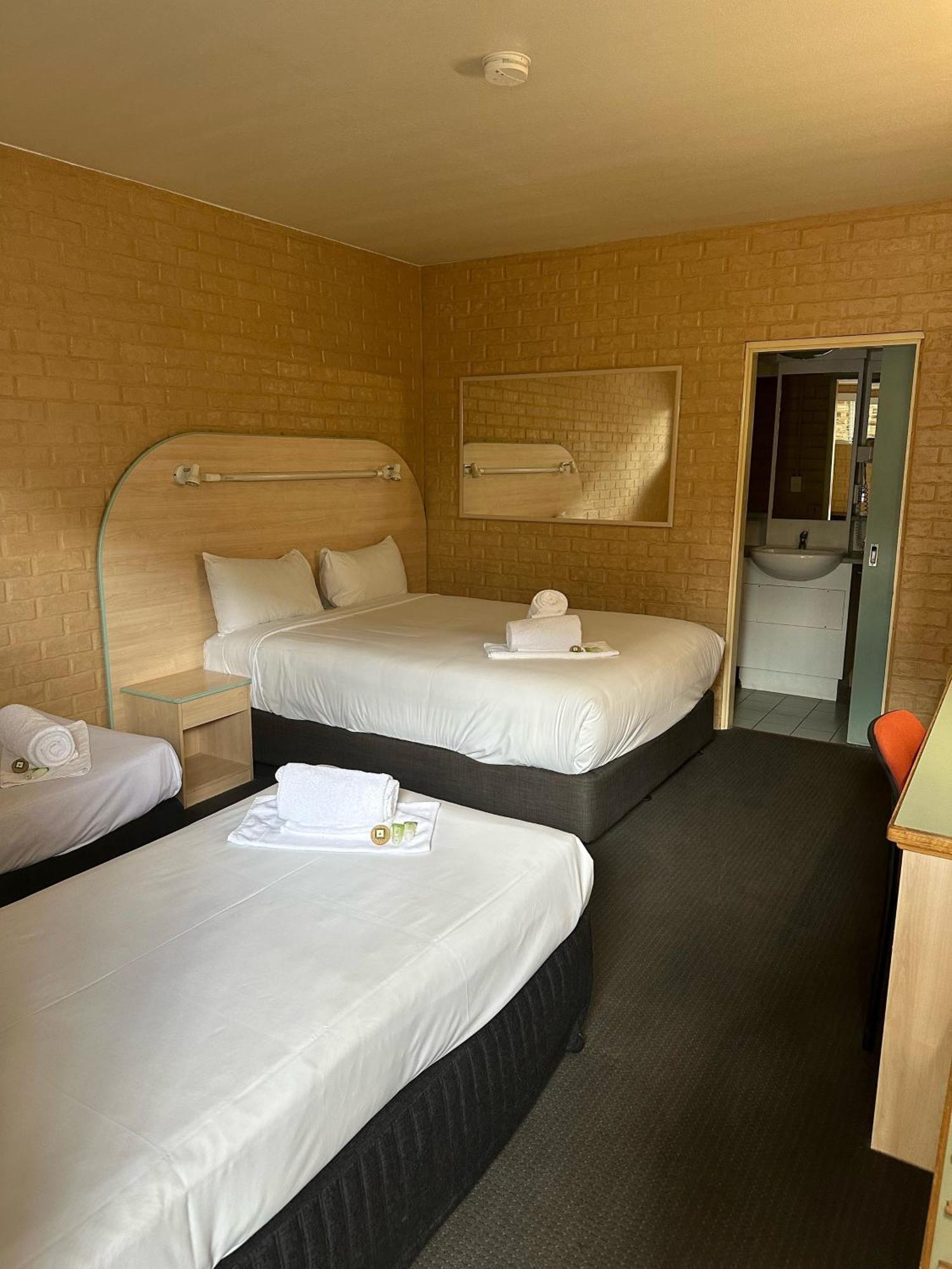 The Shamrock Hotel Тувумба Экстерьер фото