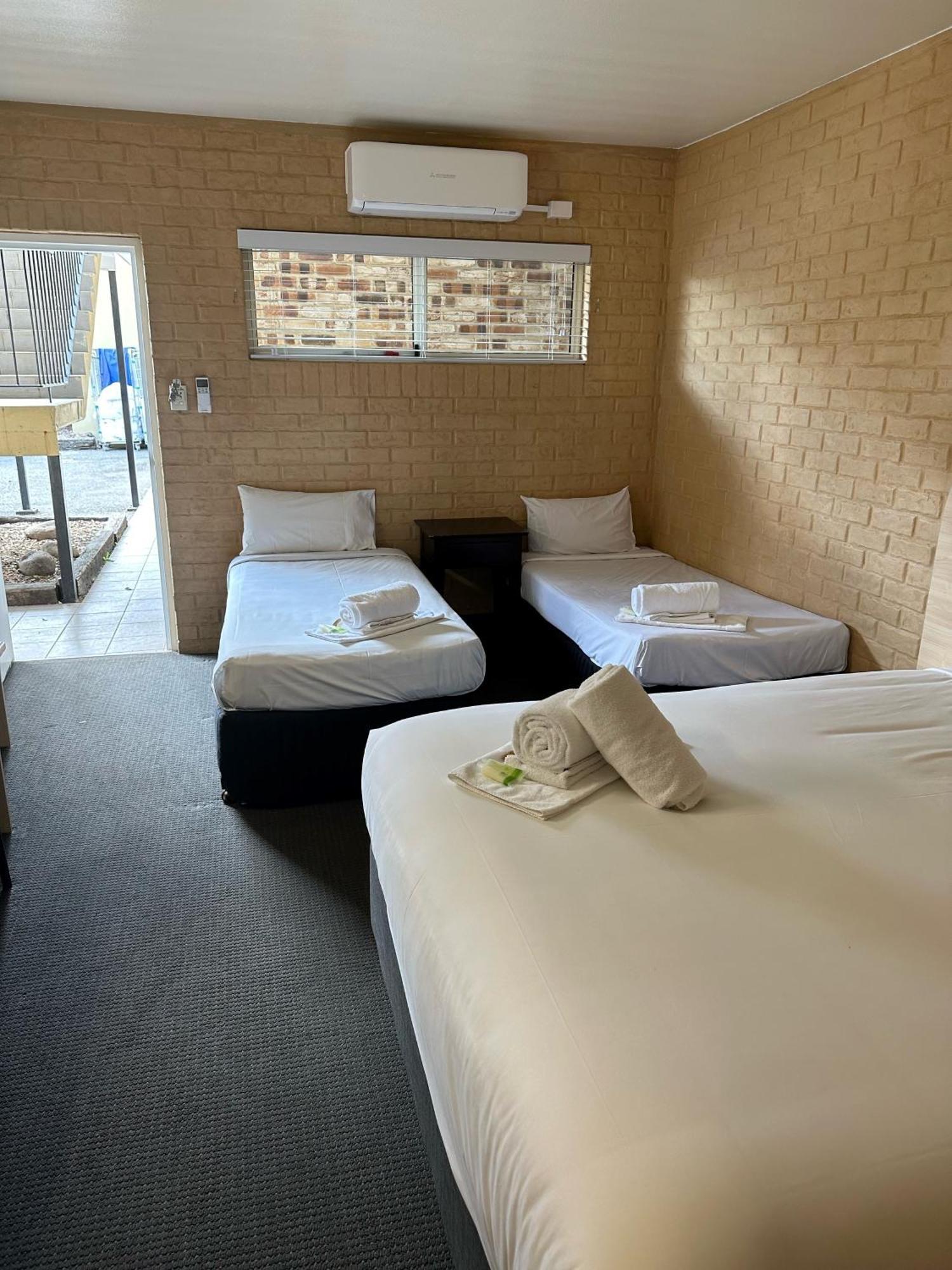 The Shamrock Hotel Тувумба Экстерьер фото