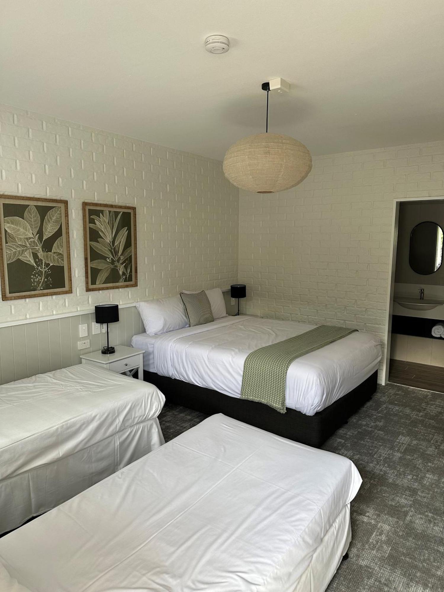 The Shamrock Hotel Тувумба Экстерьер фото